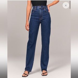 Ultra High Rise 90s Straight Jean 6 Short